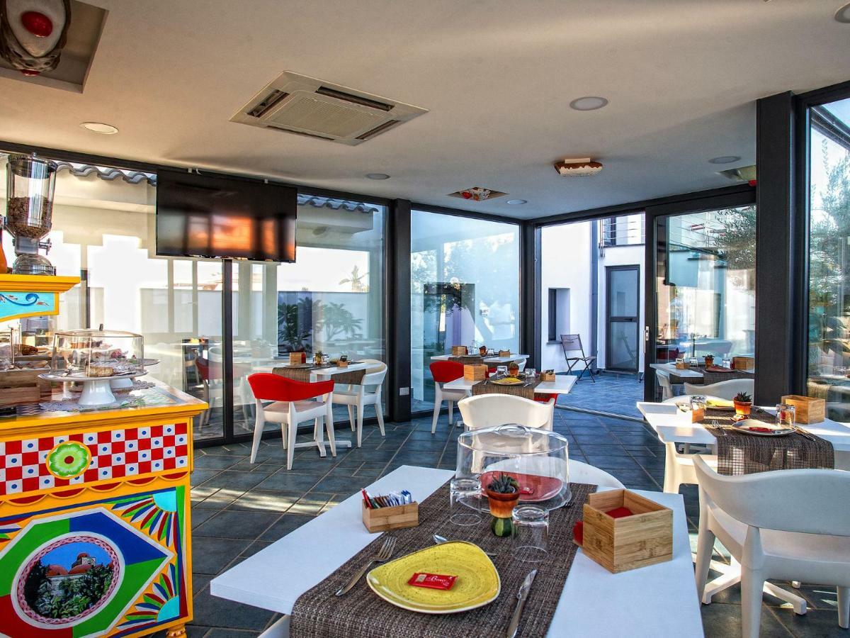 Tra Le Braccia Di Morfeo Bed & Breakfast Terrasini Ngoại thất bức ảnh